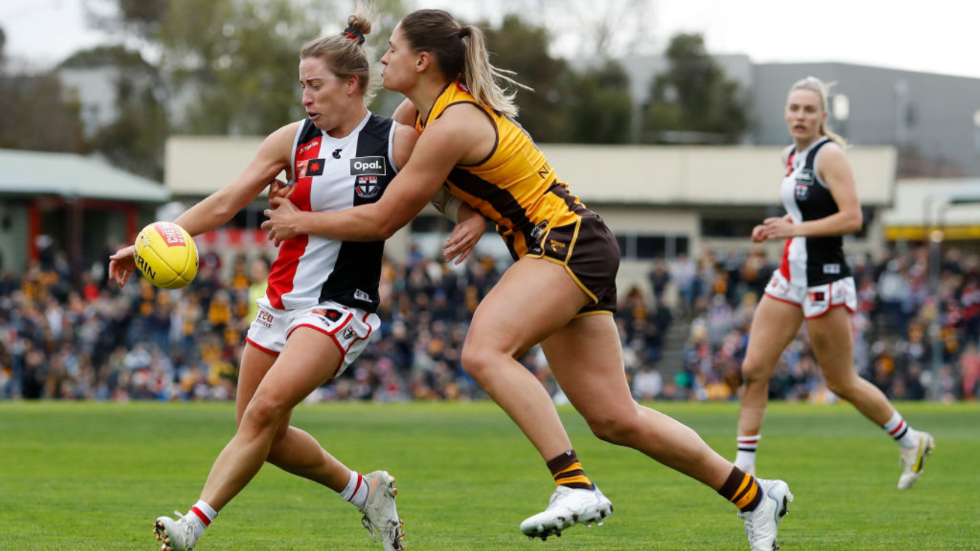 AFLW WRAP: A titanic tussle at the top