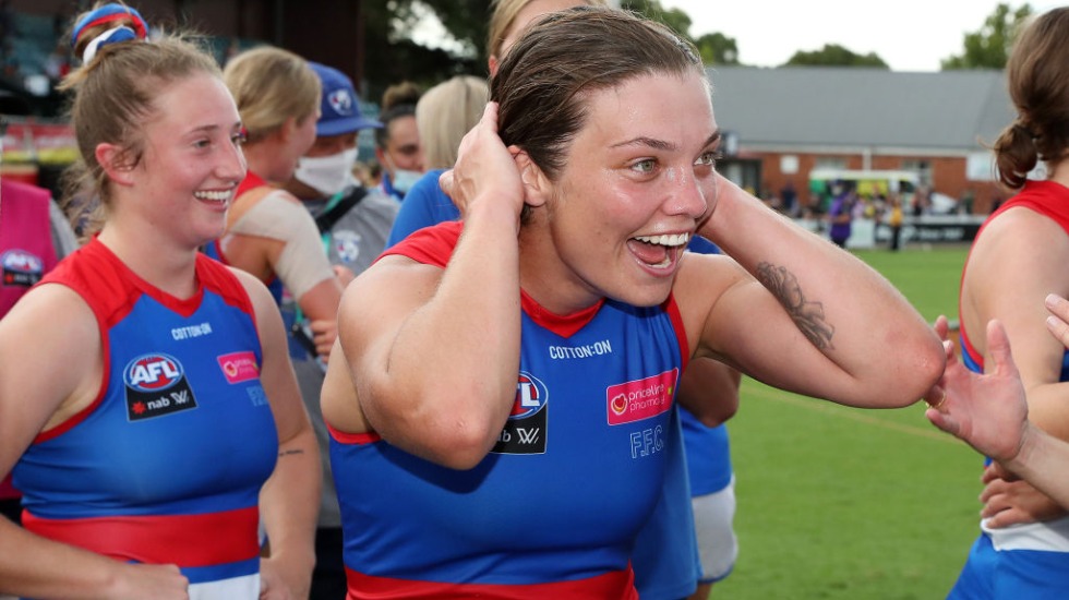 AFLW WRAP: Dogs knock Adelaide from top spot