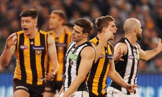 Hawks continue their stranglehold over Collingwood